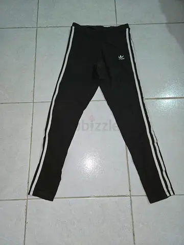 Stylish Athletic Leggings with Side Stripes