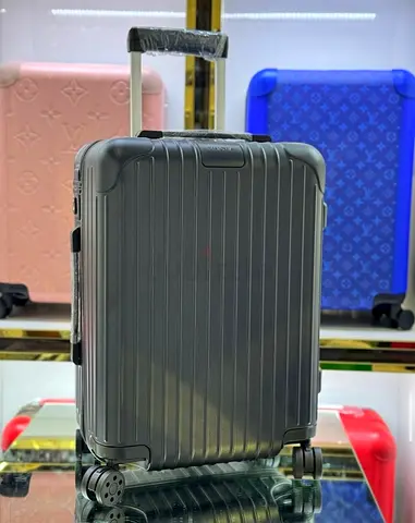 Essential Chek in m luggage