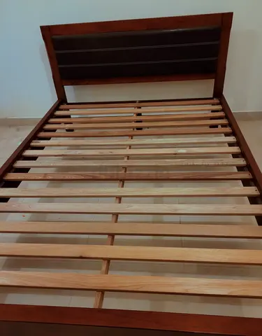 Queen Size Bed Frame (160 x 200)