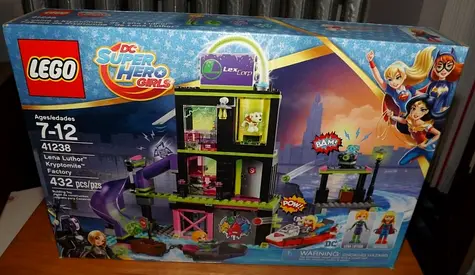 LEGO DC SuperHero Girls 41238:Lena Luthor Kryptomite Factory