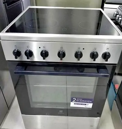 Electrolux Electric Ceramic Stove 4 Hobs Mint Condition
