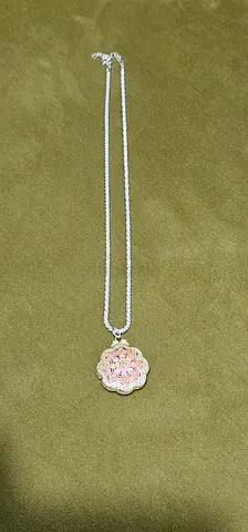 Elegant Floral Pendant Necklace