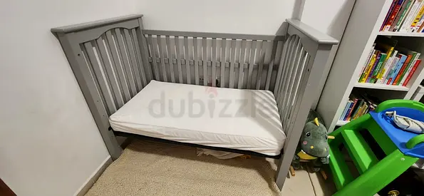 Pottery Barn Kendall Convertible Crib with mattress