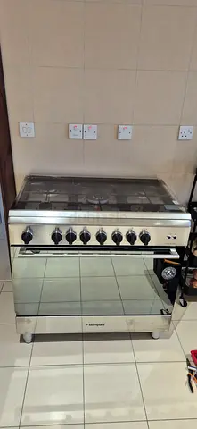 Italian gas cooker