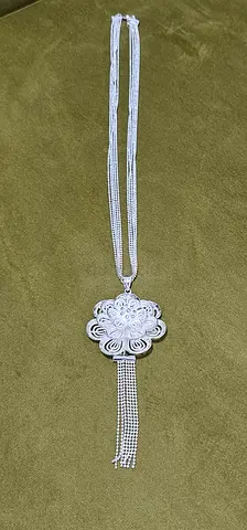 Elegant White Beaded Necklace