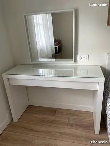 Modern White Console Table with Mirror