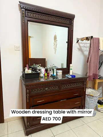 Elegant Wooden Dressing Table with Mirror
