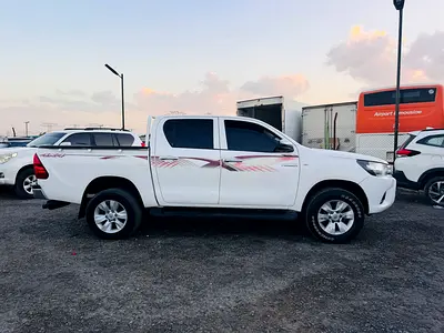 صورة 11 لـ 2016 Toyota HILUX