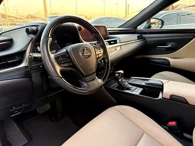 صورة مصغرة 8 لـ 2021 Lexus ES-SERIES