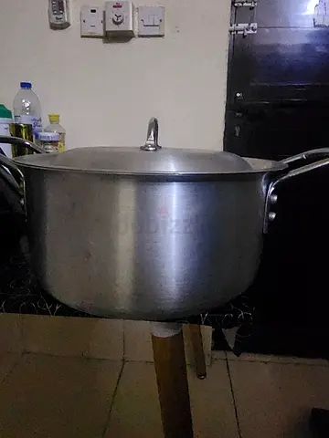 Sturdy Stainless Steel Cooking Pot with Lid