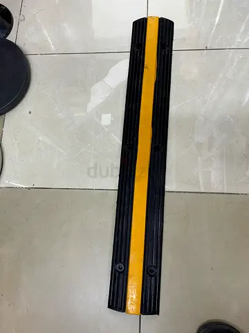 Durable Rubber Speed Bump for Road Safety