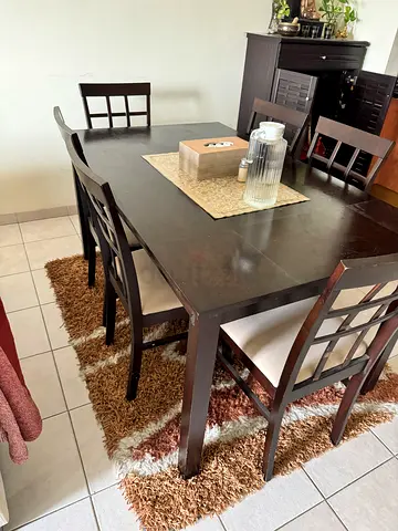 Dining table , 6 chair , wooden ,perfect condition