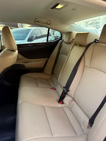 صورة مصغرة 10 لـ 2021 Lexus ES-SERIES