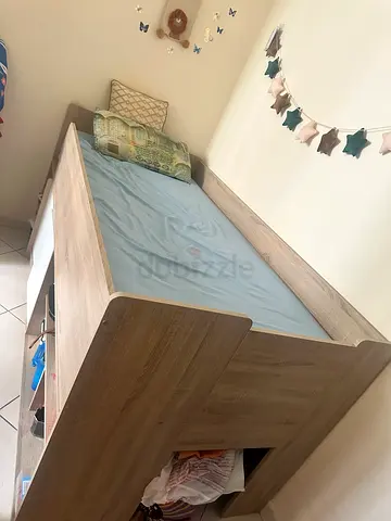 Kids bed amazing n good storage