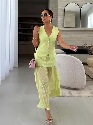 Zara Bloggers Favourite Knit Waistcoat  Skirt Co-ord Set in Apple Green