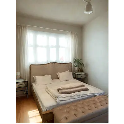 Luxury Cozy and Spacious Bedroom Set with mirror side tables
