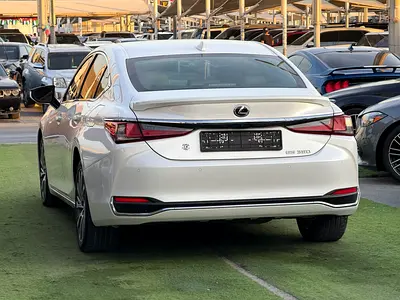 صورة مصغرة 5 لـ 2021 Lexus ES-SERIES