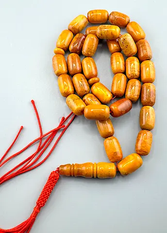 Islamic Prayer Beads Natural Pressed Baltic Amber مسبحه كهرمان بلطيقي كبس منمش قديم ٧١غم ٢١مم