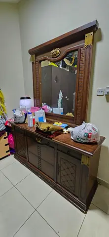 Bed dressing table wardrobe urgent sale