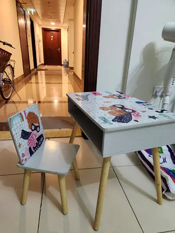 Home Center Kids study or play table and chair