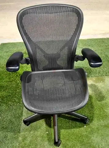 Herman Miller Areon Classic Chairs For Selling