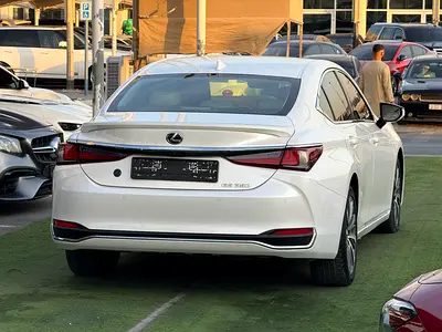 صورة مصغرة 6 لـ 2021 Lexus ES-SERIES