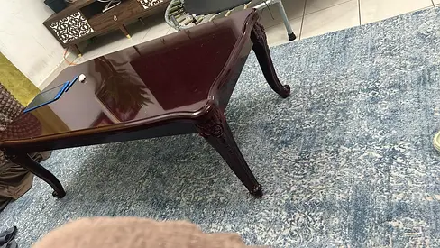 Elegant Coffee Table with Rug