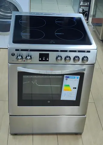 Hoover induction electric stove   Top 4 Hobs 60by60 cm size  Excellent condition perfect working
