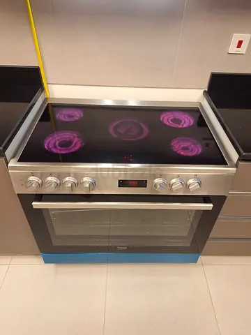 Modern and Stylish Cooking Range