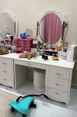 Charming Vanity Dresser with Mirror and Ample Storage