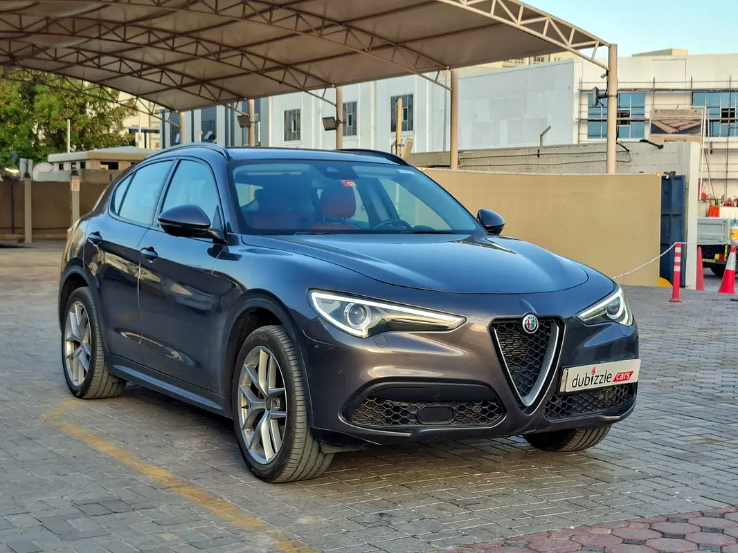 Alfa Romeo Stelvio 2019 — photo 1 of 16
