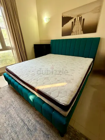 Stylish Queen Size Bed with Comfortable Mattress