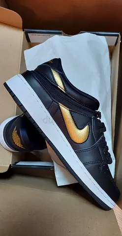 Nike Air Jordan 1 Low FlyEase black and gold