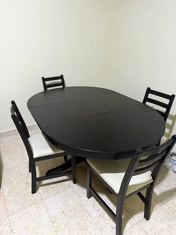 Dinning table with 4 chairs