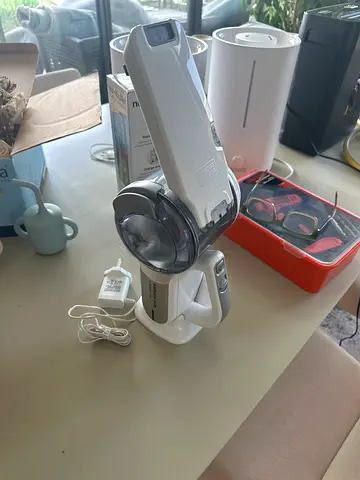 Black and decker vacuum