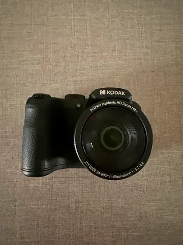 Kodak pixpro az255 Camera with 20mm Lens - Great Condition