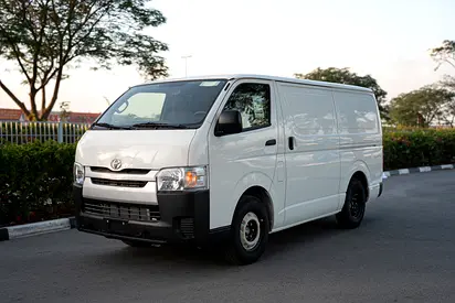 TOYOTA	HIACE  2.7 CC MODEL 2025 GCC 3 SEATER
