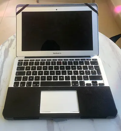 11 inch Apple MacBook Air - Great Condition