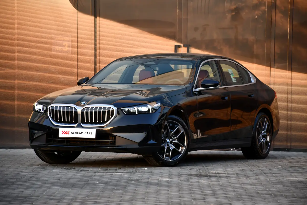 BMW 5-Series 2026 — photo 1 of 18