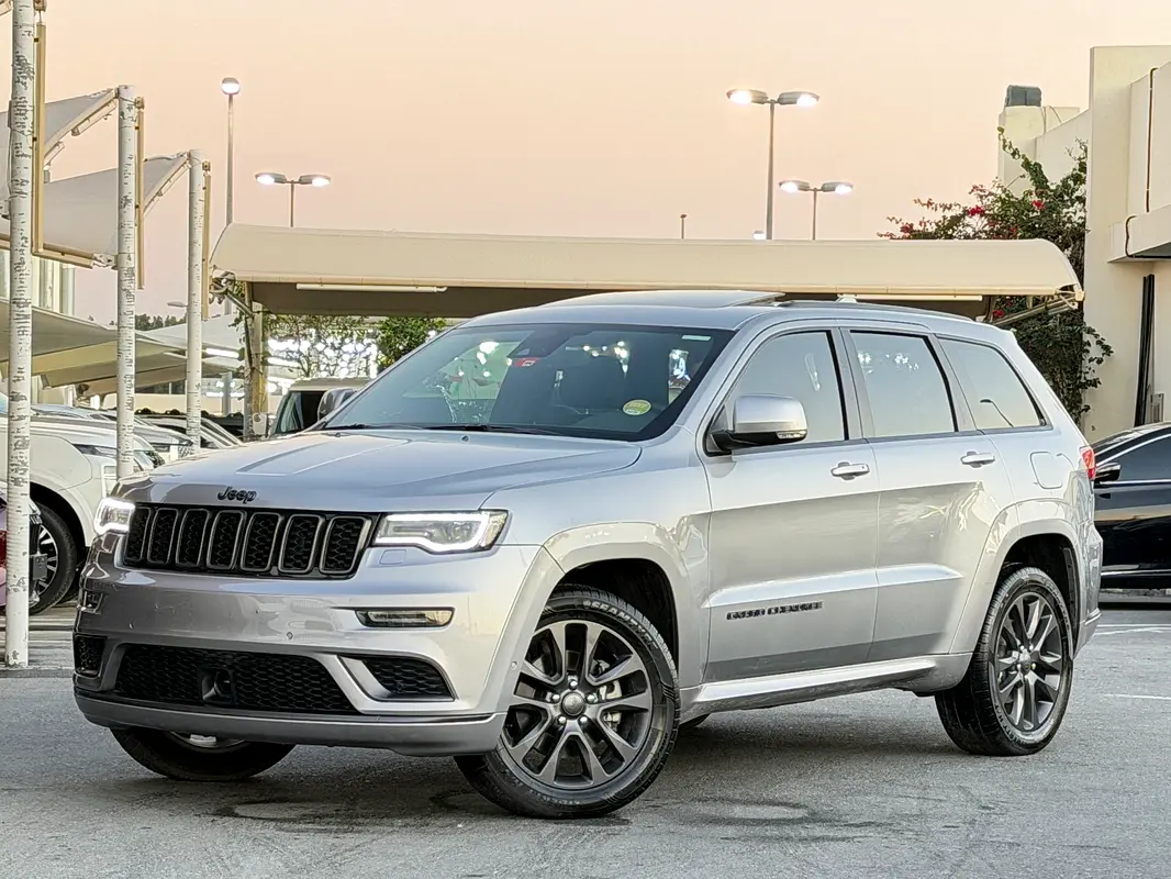 Jeep Grand Cherokee 2018 — photo 1 of 10