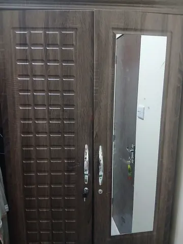 Stylish Wooden Wardrobe with Mirror