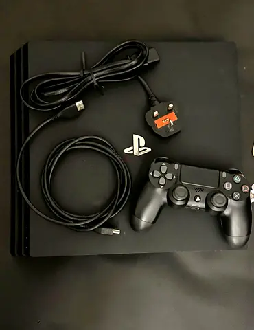 Playstation 4 (Ps4) with Games