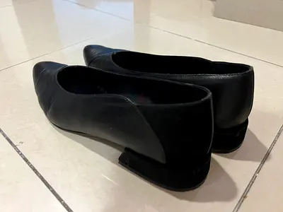 Tatuaggi Portuguese leather black flats