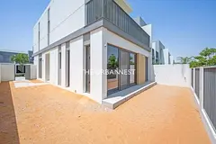 Exclusive | Vacant | Corner | 4BR plus Maids Room