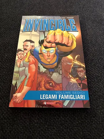 Invincible book Italy language has 6 chapters