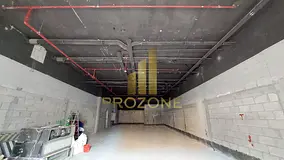 Prime location/ close Mall of Emirates/ shope Available /Main Road