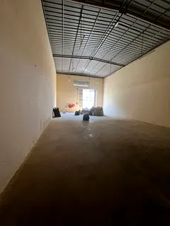 Warehouse for rent in Umm Al Quwain, suitable for storage and manufacturing, 2,500 sq ft with 25 kW
