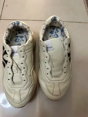 Gucci  White Sneakers - Size 35