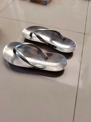 Metal Stylish Flip Flops in Silver
