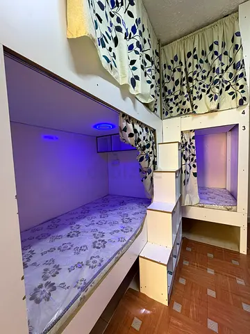 Executive and luxury bedspace available in salah al din muteena satwa and burjuman